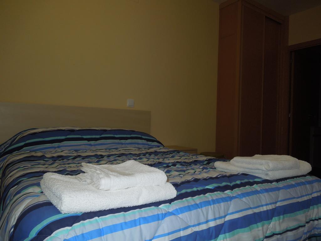 Apartamento Cuatro Torres Madrid Luaran gambar