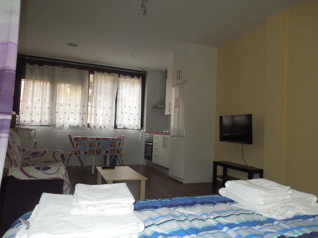 Apartamento Cuatro Torres Madrid Luaran gambar